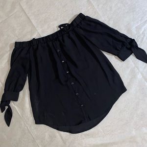 NWOT black quarter sleeve off shoulder blouse